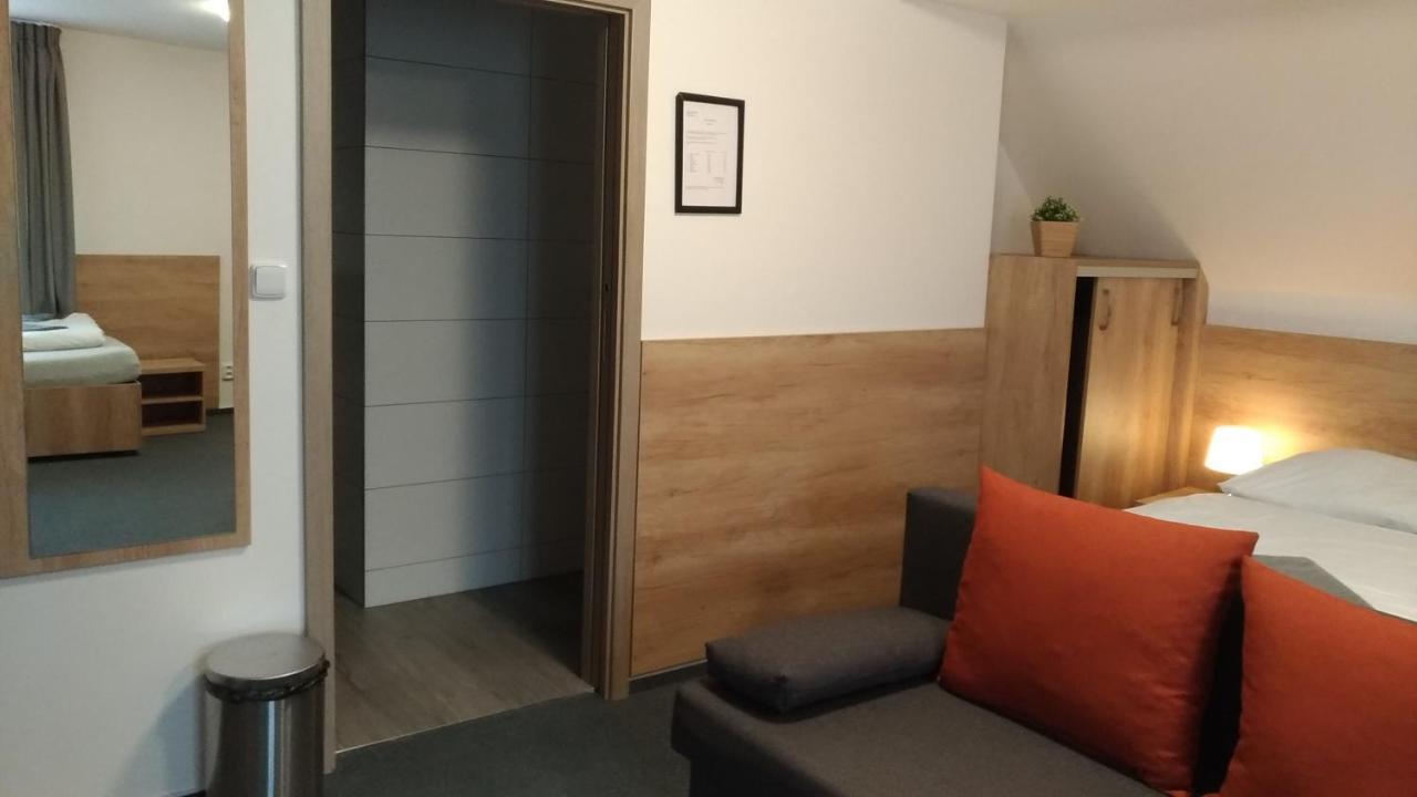 Penzion Kometa Pasohlávky Exteriör bild