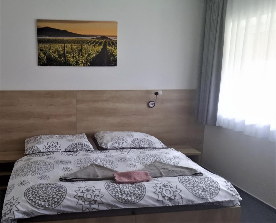 Penzion Kometa Pasohlávky Exteriör bild